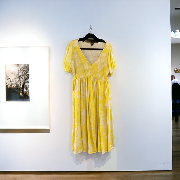 Torrid Emma Mini Swiss Dot Yellow Floral Dress. Size 1. - Picture 7 of 9